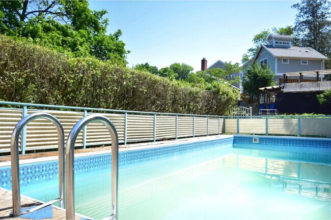 Building Photo - 149 Lake Ave