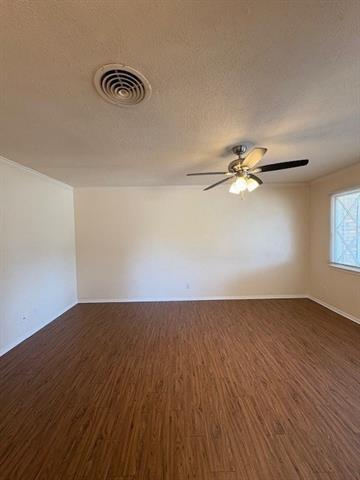 Building Photo - 8270 Chapin Rd