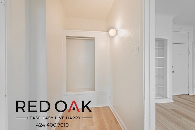 Building Photo - 974 1/2 Gramercy Pl-506