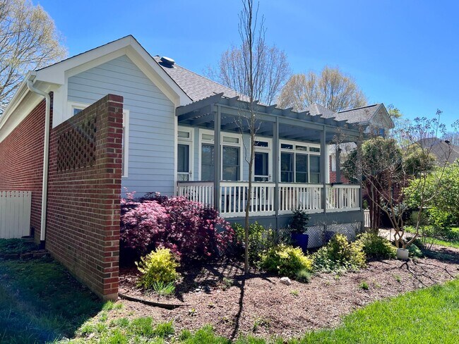 Building Photo - Gorgeous One Level Home in Chapel Hill