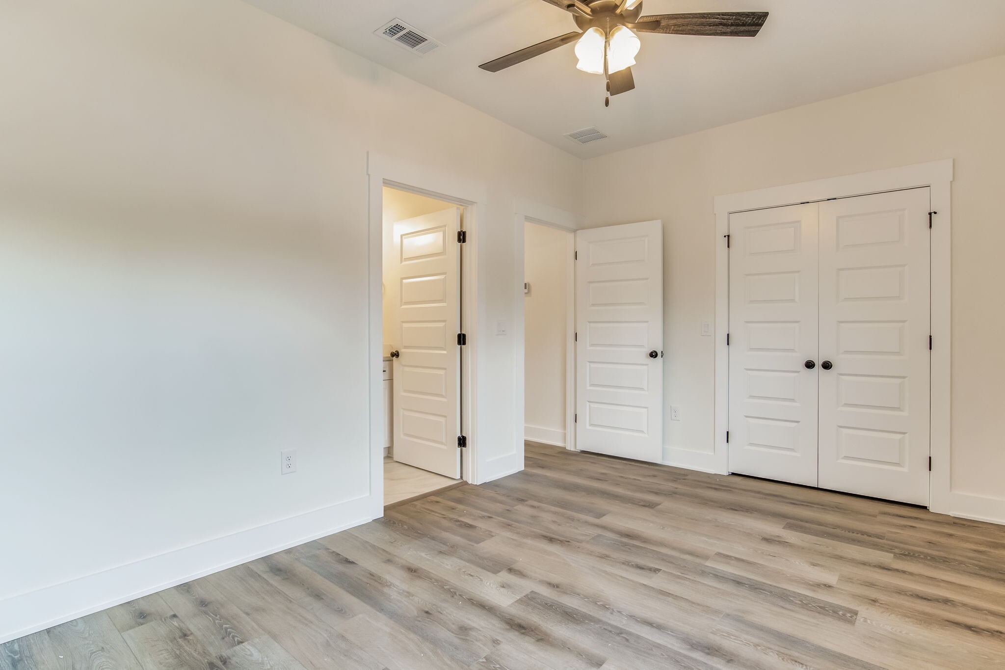 Building Photo - 520 N De Villiers St