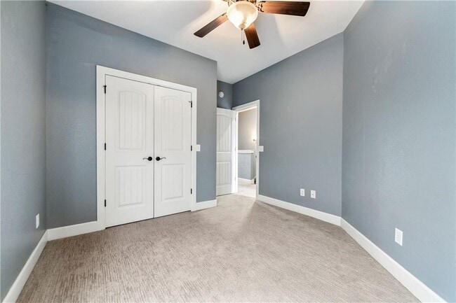 Building Photo - 5207 S 65th Pl
