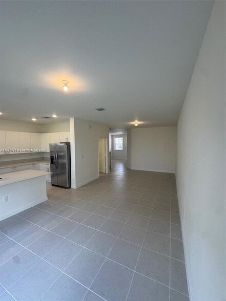 Building Photo - 2516 SE 27th Dr