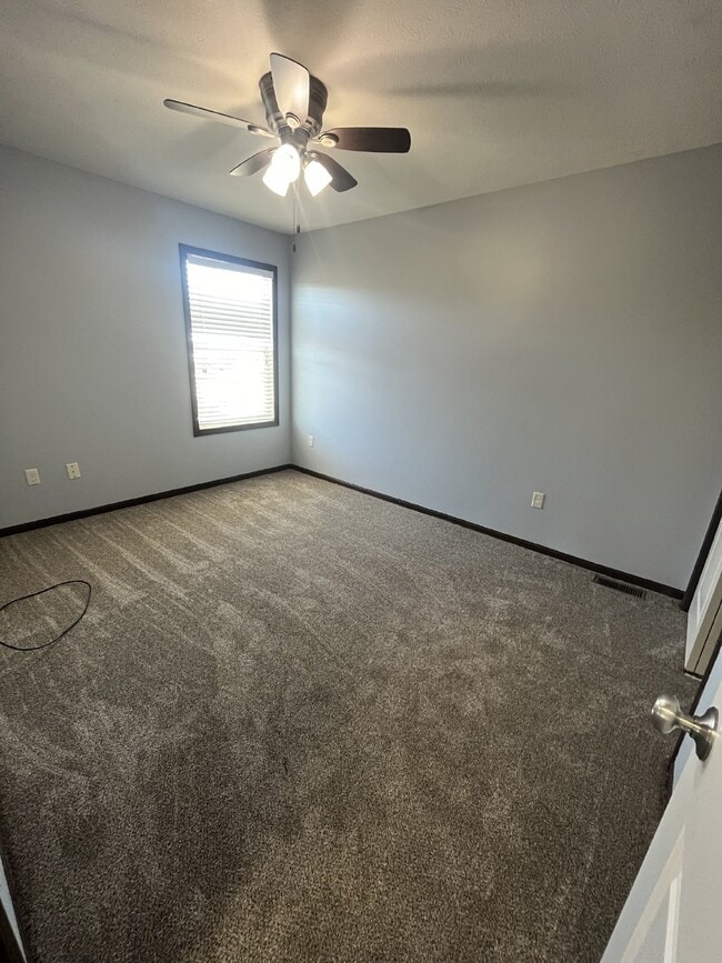 Building Photo - Newer 3-Bed Townhome in NW Columbus, attached double car garage and private back yard!