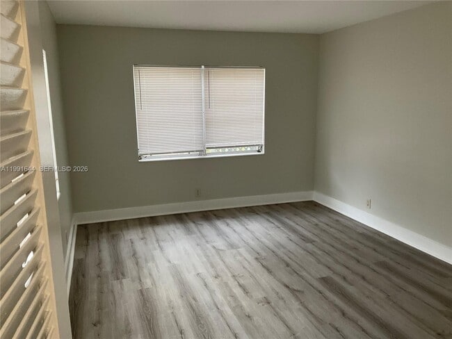 Building Photo - 510 SE 9th St