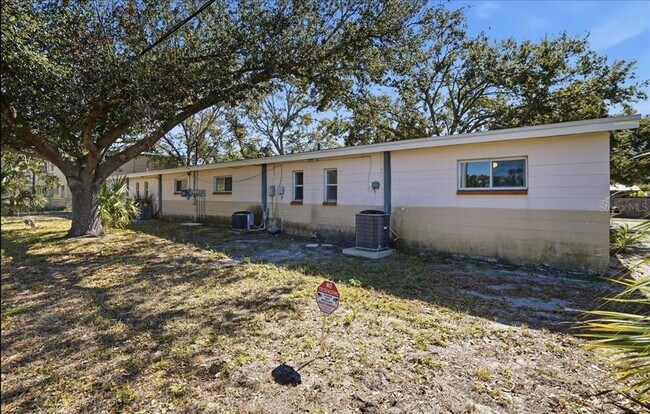 Building Photo - 5991 Fairfield Ave S