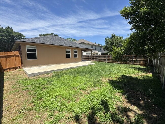 Building Photo - 5019 Cleves St