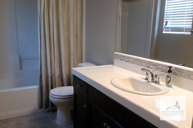 Building Photo - Beautiful 3 Bedroom Home in Harlan Ranch