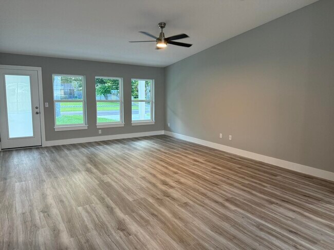 Building Photo - 107 Lobelia Rd