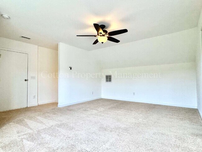 Building Photo - 5283 Vespar Ct