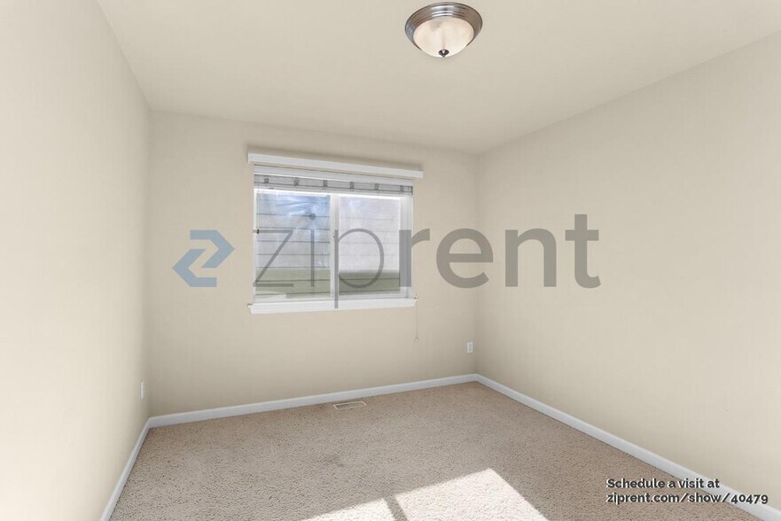 Building Photo - 7625 Kodiak Ave NE