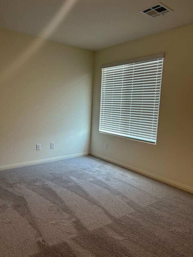 Building Photo - Brand New home In North Las Vegas