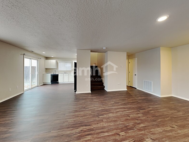 Building Photo - 6384 S White Cliff Ave