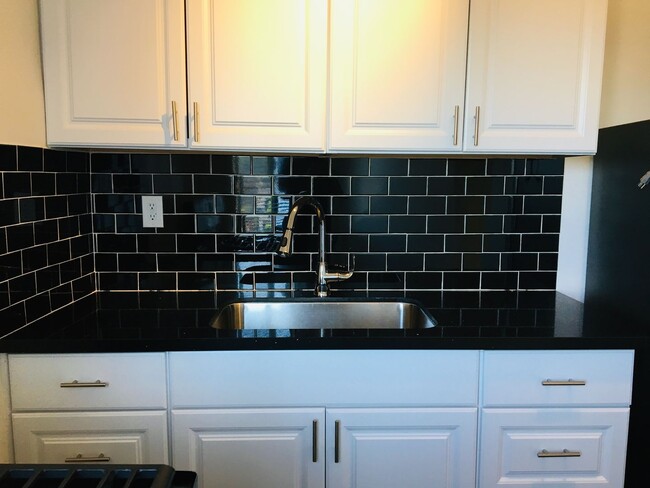 Interior Photo - Catalina Court