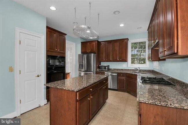 Building Photo - 9540 Parsonage Ln