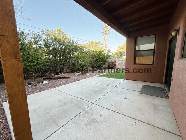 Building Photo - Three bedroom home in Barrio Central