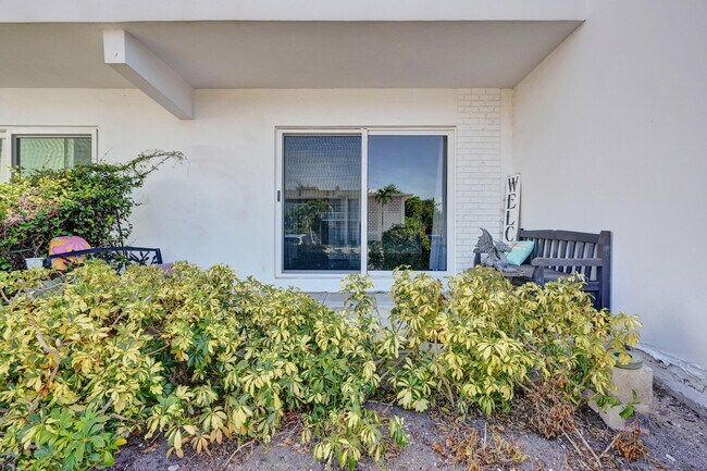 Building Photo - 4201 S Ocean Blvd
