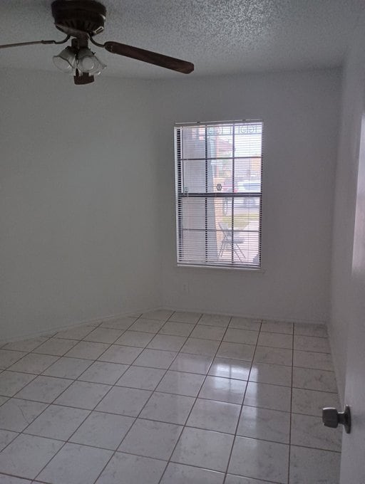 Building Photo - 9627 Dugas Dr