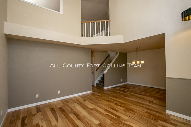 Building Photo - Like-New Town Home in Harvest Park