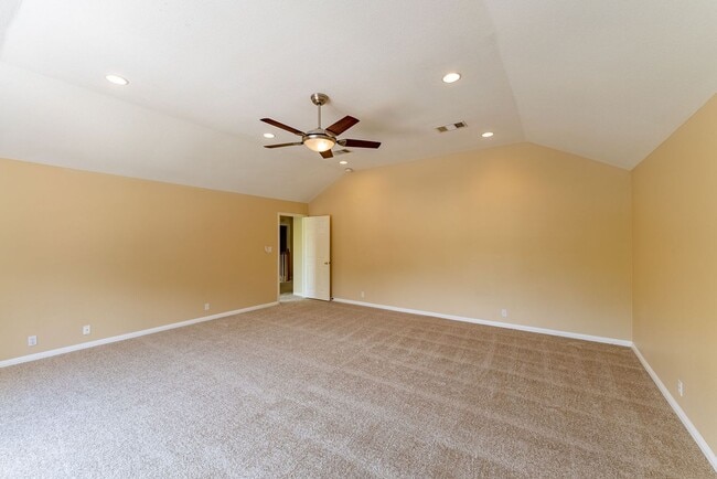 Building Photo - Spacious and stunning 4 bed 3.5 bath in Austin!!!