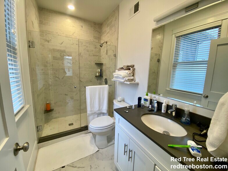 Building Photo - 407 S Huntington Ave