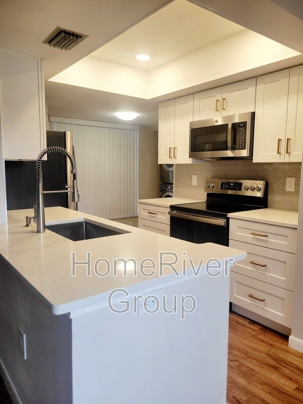 Building Photo - 1338 Stearman Ct