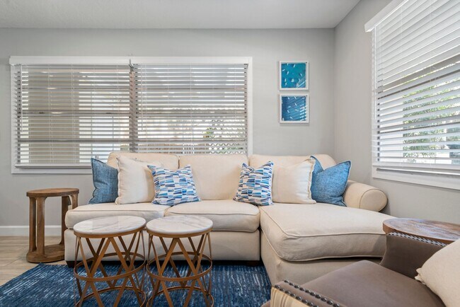 Primary Photo - Safety Harbor Jewel!
