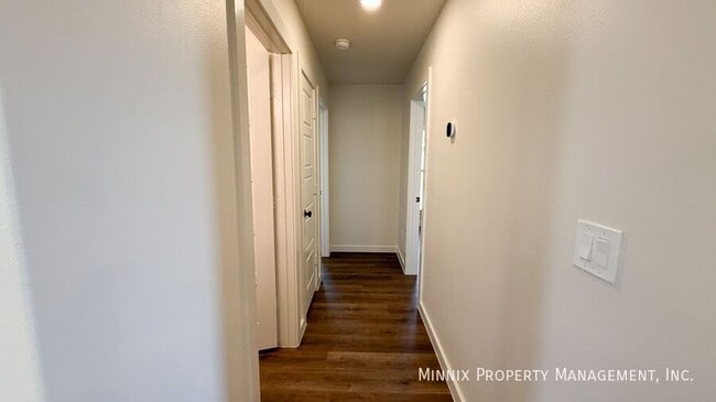 Building Photo - 2170 Langford Ave