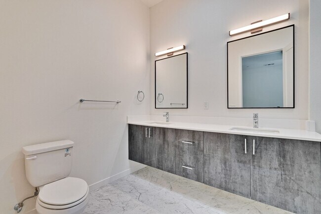 Building Photo - Brand New 2 Story, 3 Bed, 3 Bath Townhome ...