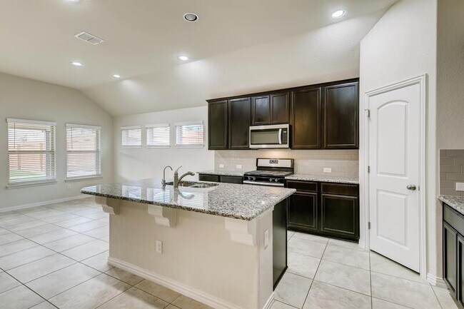 Building Photo - 13827 Quiet Fox Ln