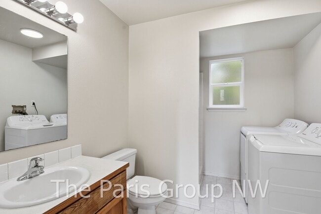 Building Photo - Spectacular Spacious 5BR Home in Sultan * Great Location * New Paint/Flooring/Appliances +++