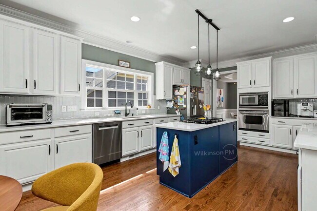 Building Photo - The Finest Furnished Upscale Executive Home, an Exquisite Luxury Rental, in Tega Cay for the Disc...