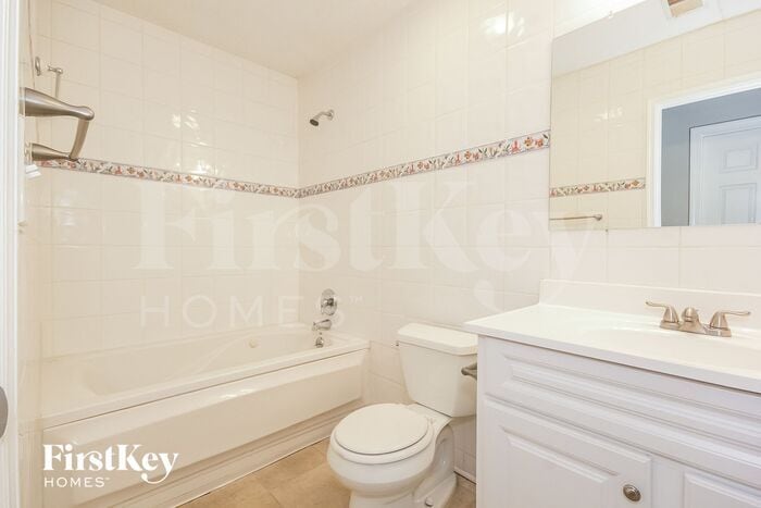 Building Photo - 939 Dickens Rd NW