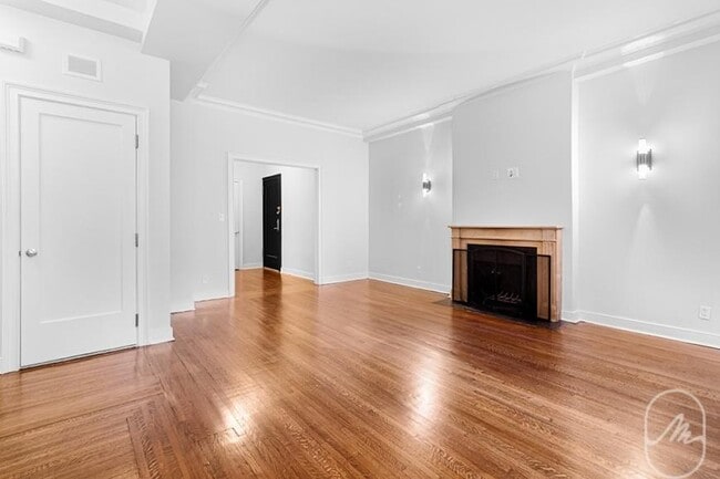 Building Photo - 3 bedroom in New York NY 10028