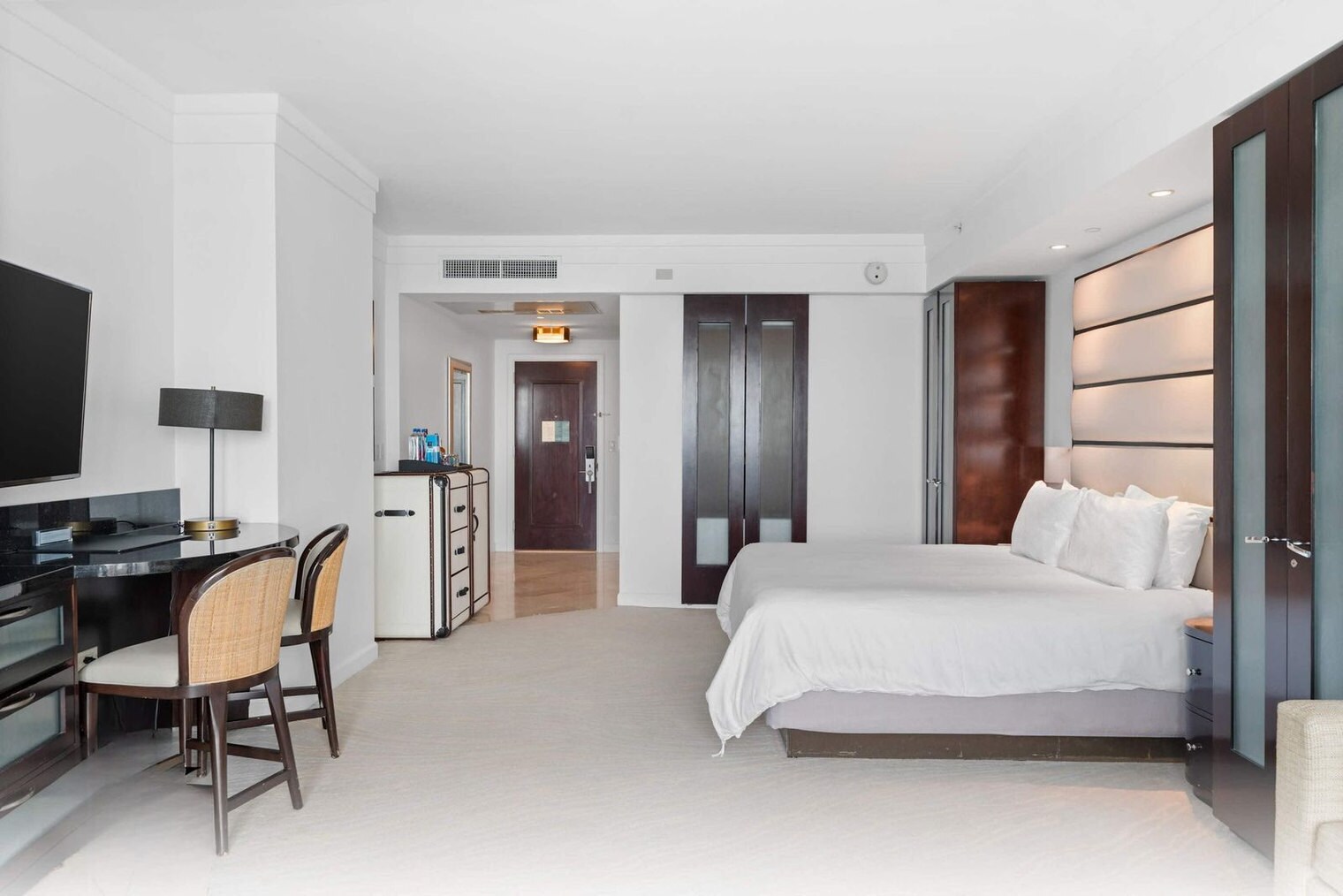 Building Photo - 4391 Collins Ave