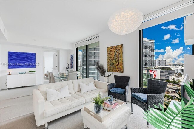 Building Photo - 501 NE 31st St