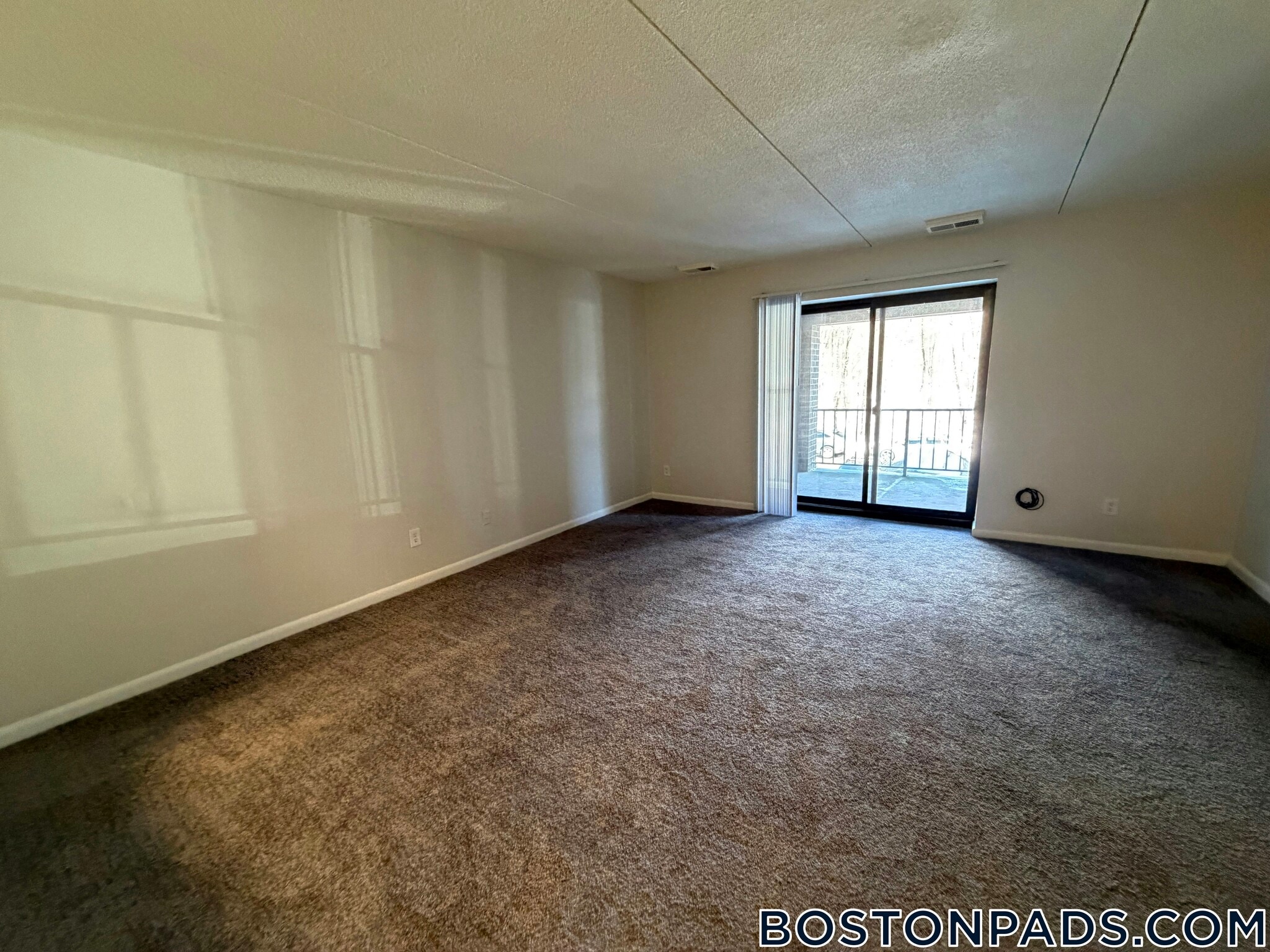 Building Photo - 60 Reservoir St