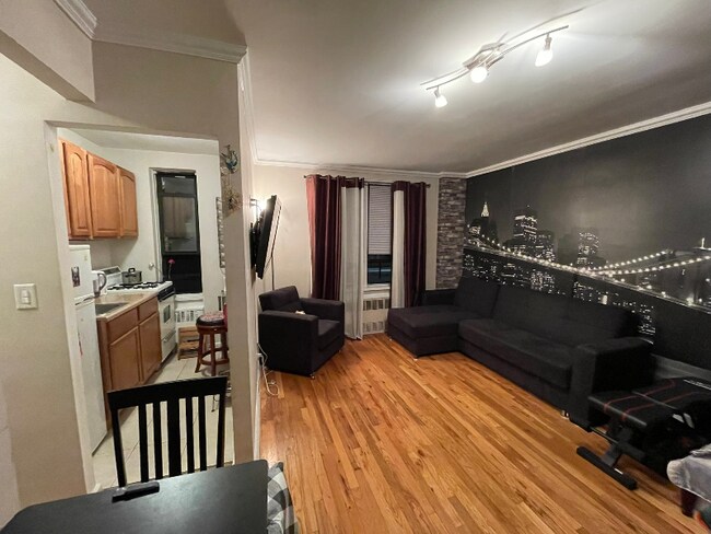 Building Photo - 103-25 68th Ave