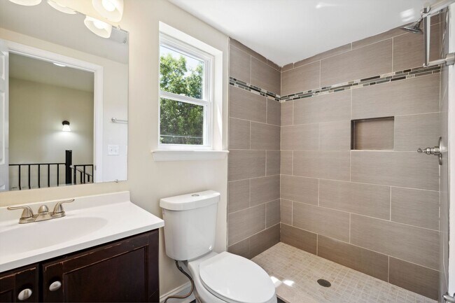 Building Photo - 2129 N 17th St
