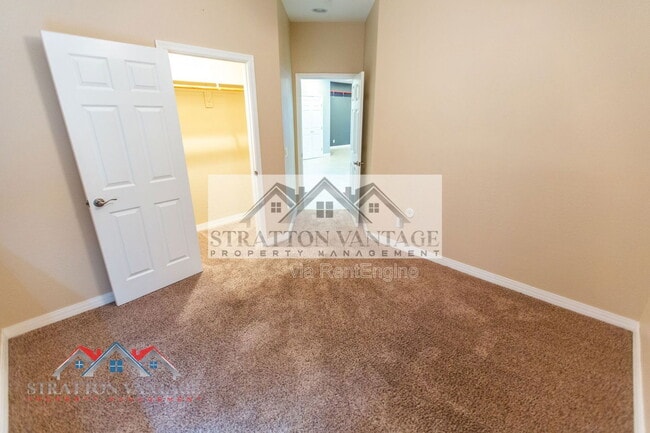 Building Photo - 2249 E Sells Dr