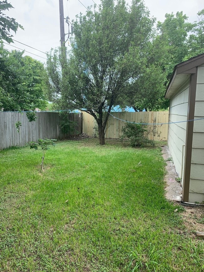 Building Photo - 2311 Chelsea Knoll Ln