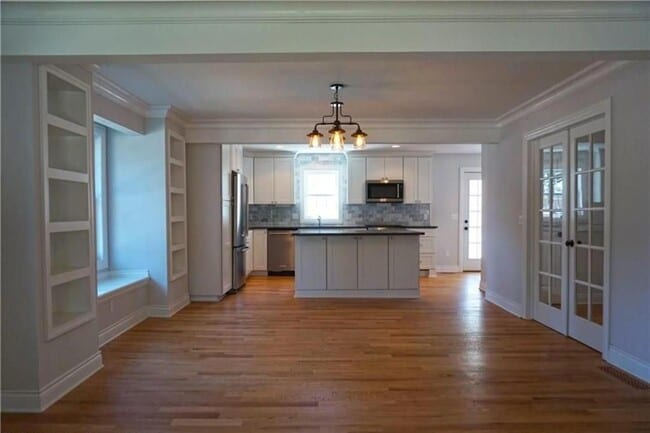 Building Photo - 203 Curry Ave