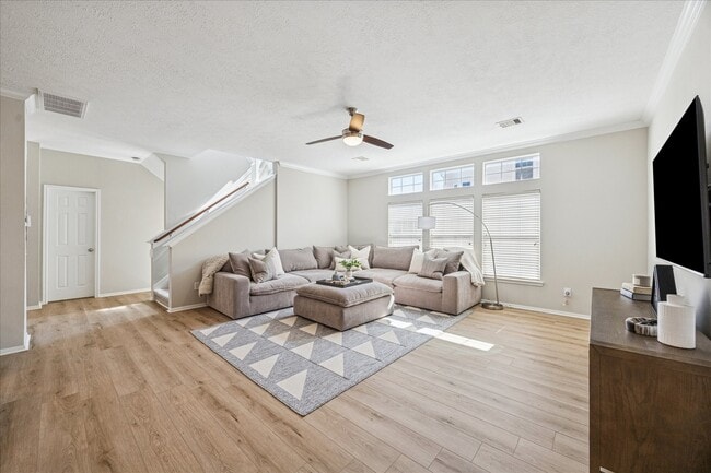 Building Photo - 3319 Leading Point Dr