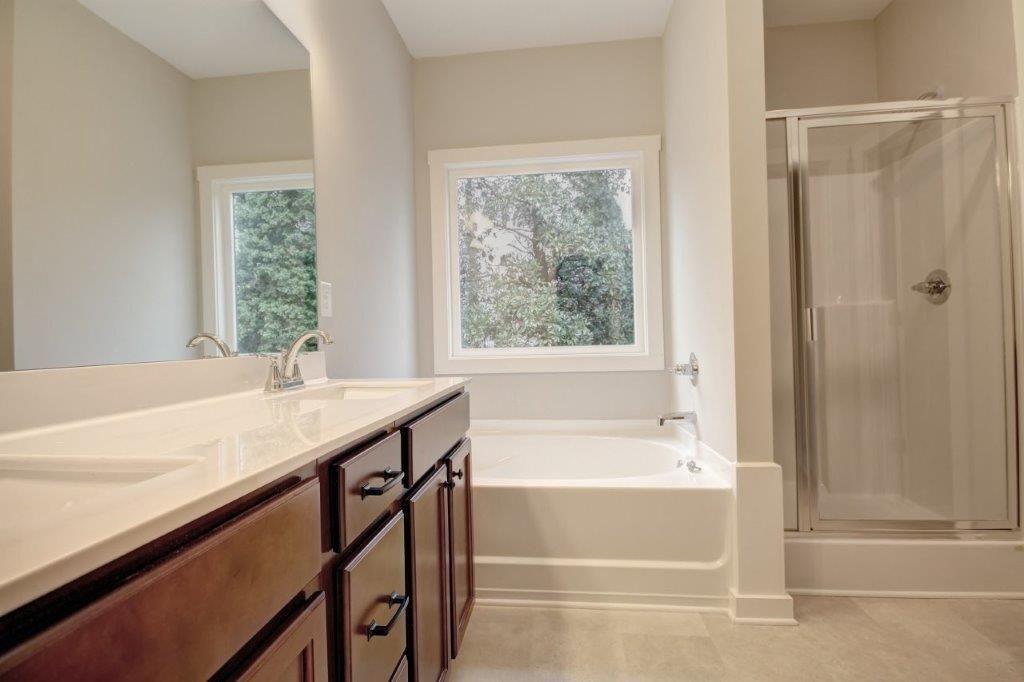 Building Photo - 3709 Centerview Dr
