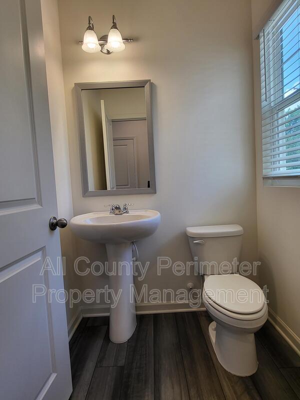 Building Photo - 212 Cottontail Ln