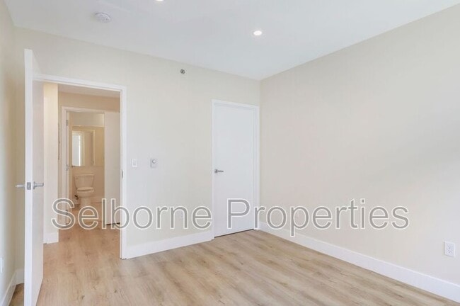 Building Photo - 1401 Jackson St