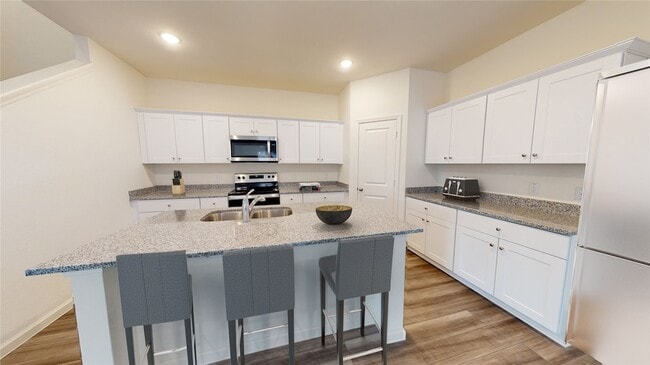 Building Photo - 6088 Mojave Dr