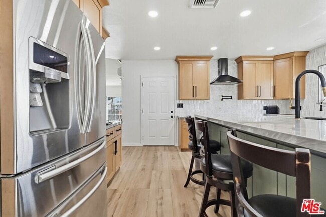 Building Photo - 2200 Easy Ave