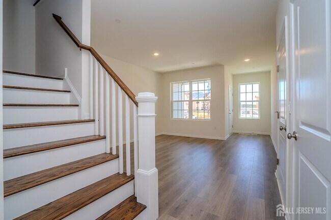 Building Photo - 3403 Jordan Dr