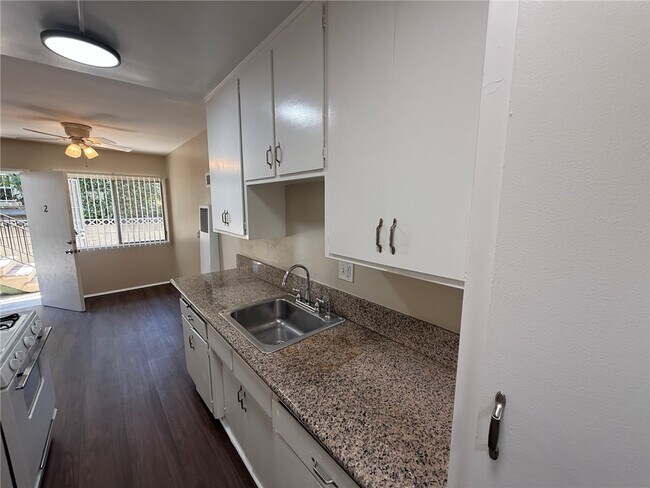 Building Photo - 414 N San Gabriel Ave